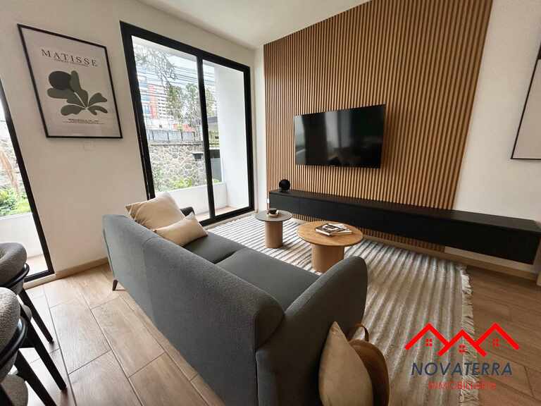 Apartamentos de lujo en Zona 13 Guatemala con cocina moderna de cuarzo y muebles LED en proyecto residencial premium